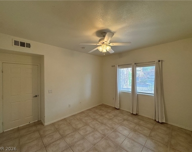 1050 E Cactus Avenue - Photo Thumbnail 14