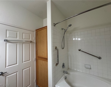 1050 E Cactus Avenue - Photo Thumbnail 17