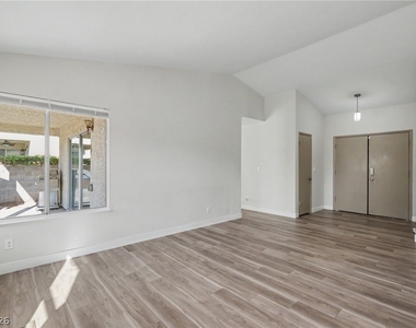 6413 Sterling Springs Parkway - Photo Thumbnail 7
