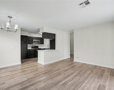 6413 Sterling Springs Parkway - Photo Thumbnail 11