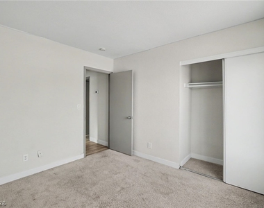 6413 Sterling Springs Parkway - Photo Thumbnail 30