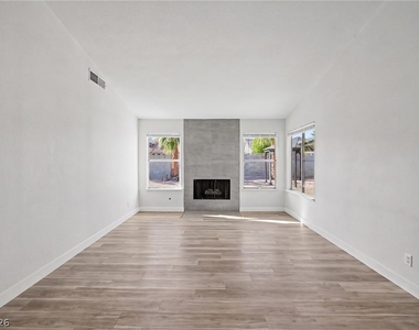 6413 Sterling Springs Parkway - Photo Thumbnail 4