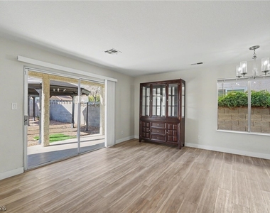 6413 Sterling Springs Parkway - Photo Thumbnail 8