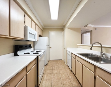 1150 N Buffalo Drive - Photo Thumbnail 25