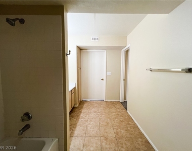 1150 N Buffalo Drive - Photo Thumbnail 60
