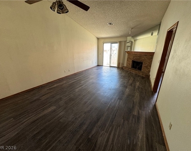 328 Caracas Drive - Photo Thumbnail 9
