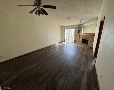 328 Caracas Drive - Photo Thumbnail 6