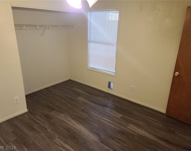 328 Caracas Drive - Photo Thumbnail 12
