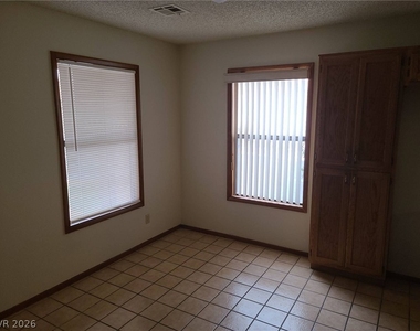 328 Caracas Drive - Photo Thumbnail 13