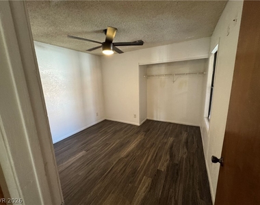 328 Caracas Drive - Photo Thumbnail 5