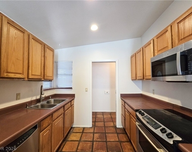 6346 Bullion Boulevard - Photo Thumbnail 11