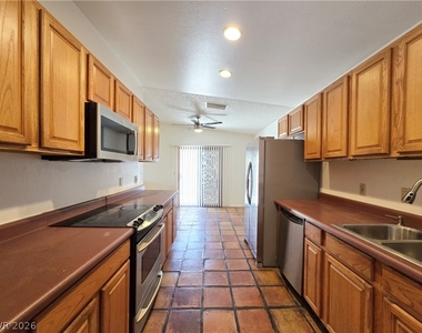 6346 Bullion Boulevard - Photo Thumbnail 10