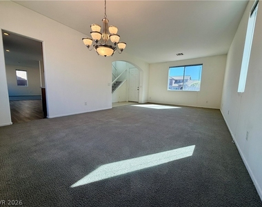 5519 Amy Lynn Street - Photo Thumbnail 5