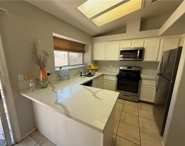 3926 Coleman Street - Photo Thumbnail 12