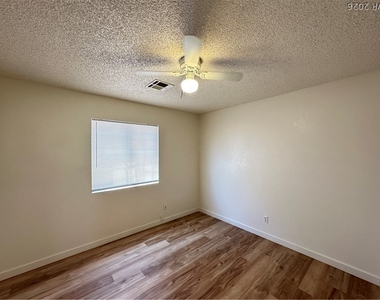 3822 Flickering Star Drive - Photo Thumbnail 18