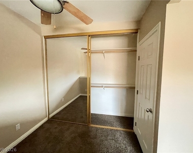 240 Shadybrook Lane - Photo Thumbnail 10