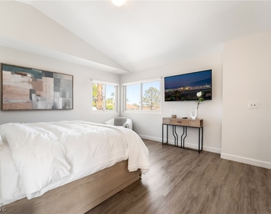 2717 Lovington Drive - Photo Thumbnail 13