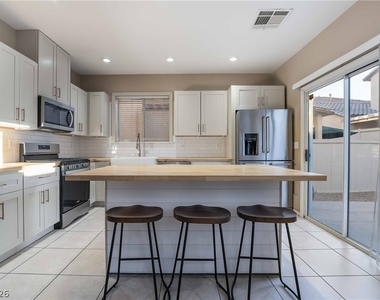 10466 Gwynns Falls Street - Photo Thumbnail 6