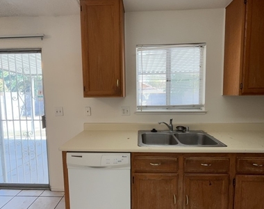 513 Prescott Street - Photo Thumbnail 8