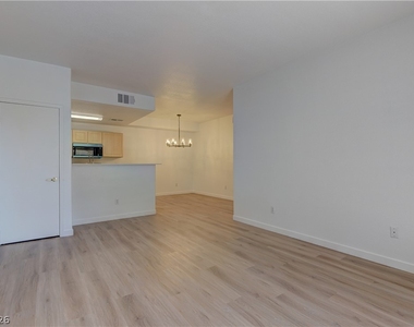 8250 N Grand Canyon Drive - Photo Thumbnail 3