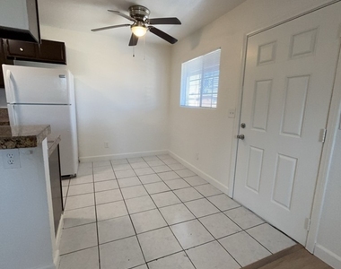1521 Cobb Lane - Photo Thumbnail 2
