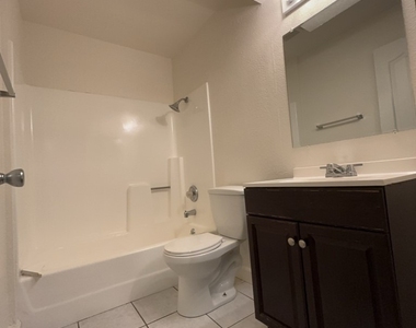 1521 Cobb Lane - Photo Thumbnail 9