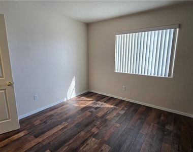 3902 W El Campo Grande Avenue - Photo Thumbnail 28