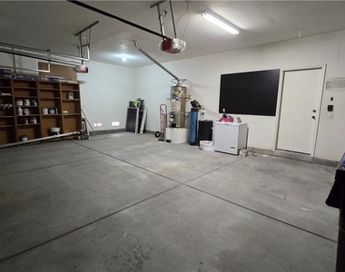3902 W El Campo Grande Avenue - Photo Thumbnail 14