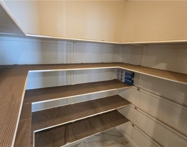 3902 W El Campo Grande Avenue - Photo Thumbnail 10