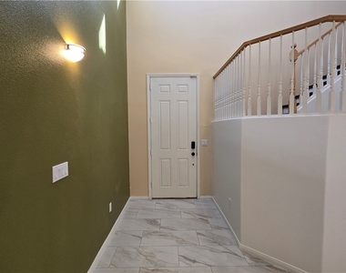 3902 W El Campo Grande Avenue - Photo Thumbnail 31