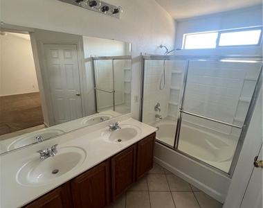 6447 Melville Grove Court - Photo Thumbnail 16