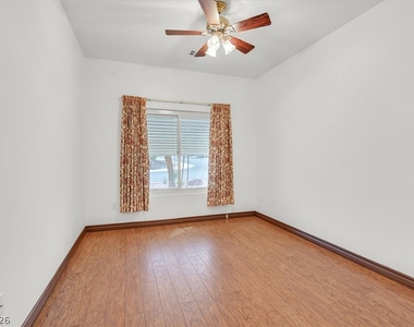 2194 Picture Rock Avenue - Photo Thumbnail 16