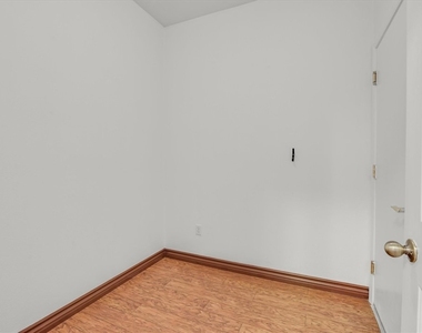 2194 Picture Rock Avenue - Photo Thumbnail 19