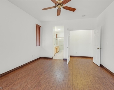 2194 Picture Rock Avenue - Photo Thumbnail 12