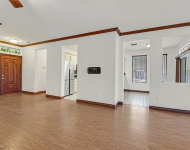 2194 Picture Rock Avenue - Photo Thumbnail 10