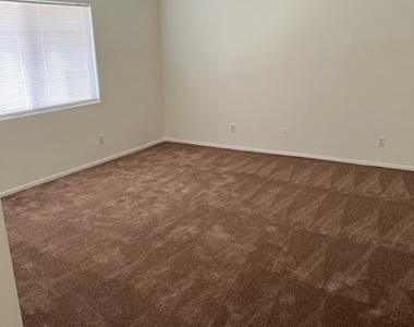 6813 Squaw Mountain Drive - Photo Thumbnail 4