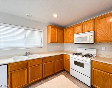79 Kind Avenue - Photo Thumbnail 30