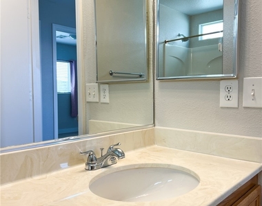 79 Kind Avenue - Photo Thumbnail 77