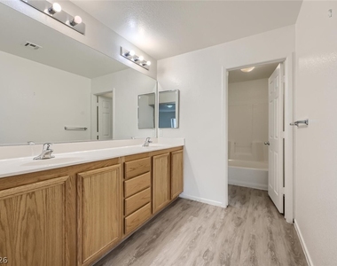 4045 Oliver Sagebrush Drive - Photo Thumbnail 15