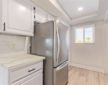 1028 Nassau Drive - Photo Thumbnail 20