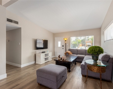 1028 Nassau Drive - Photo Thumbnail 14