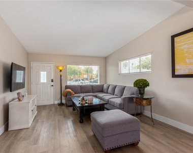 1028 Nassau Drive - Photo Thumbnail 13
