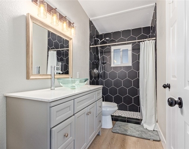 1028 Nassau Drive - Photo Thumbnail 24