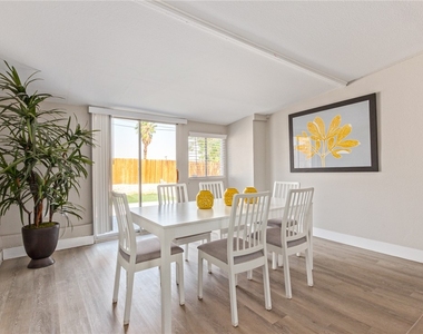1028 Nassau Drive - Photo Thumbnail 16
