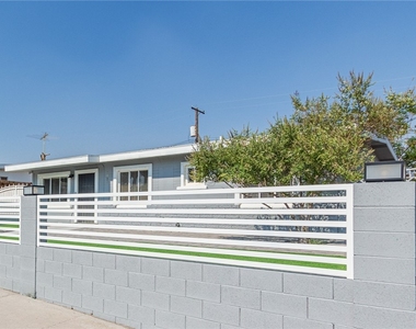 1028 Nassau Drive - Photo Thumbnail 9