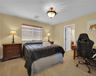 3163 Varenna Ridge Avenue - Photo Thumbnail 18