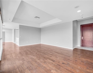 4525 Dean Martin Drive - Photo Thumbnail 13