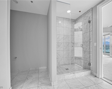4525 Dean Martin Drive - Photo Thumbnail 22