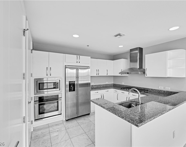 4525 Dean Martin Drive - Photo Thumbnail 8