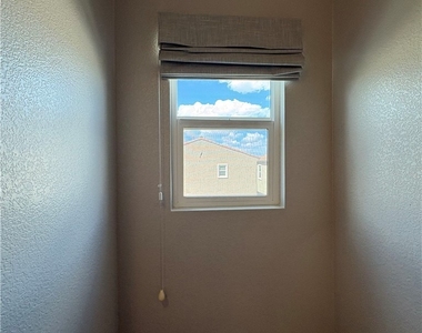 9898 Poplar Point Avenue - Photo Thumbnail 8